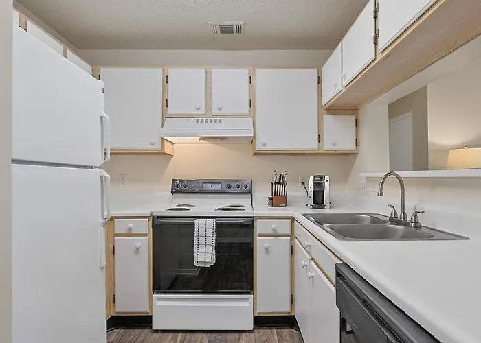 Landing Modern With Amazing Amenities Apartment Winston-Salem