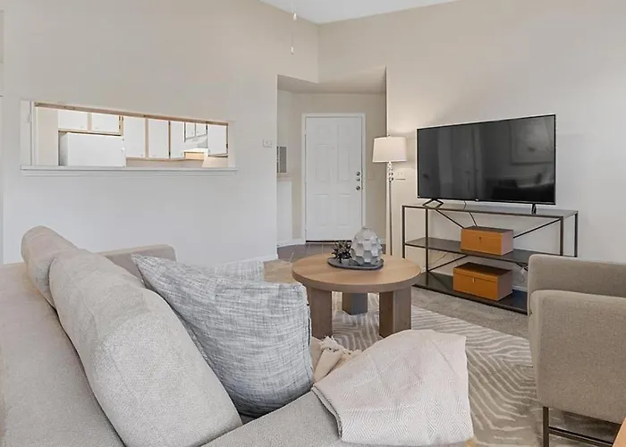 Landing Modern With Amazing Amenities *