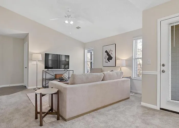 Apartment Landing Modern With Amazing Amenities